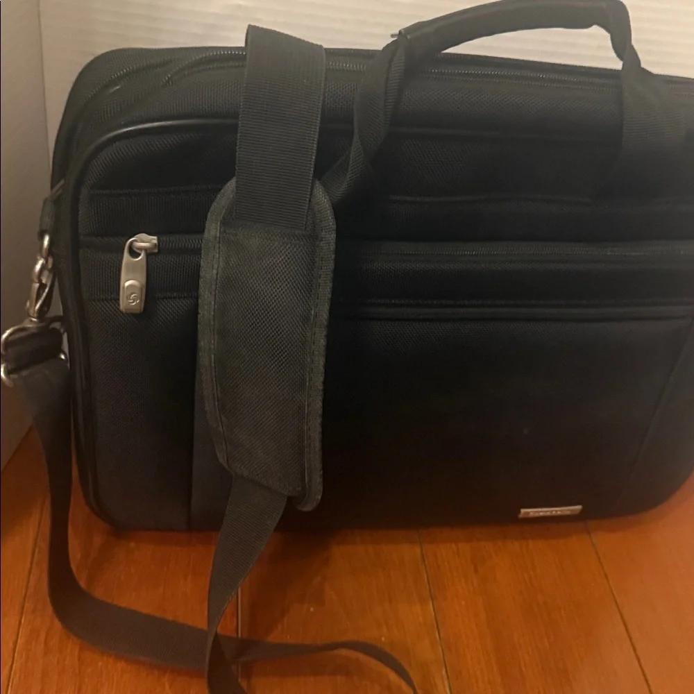 Samsonite Black nylon classic two gusset toploader carryon laptop bag briefcase